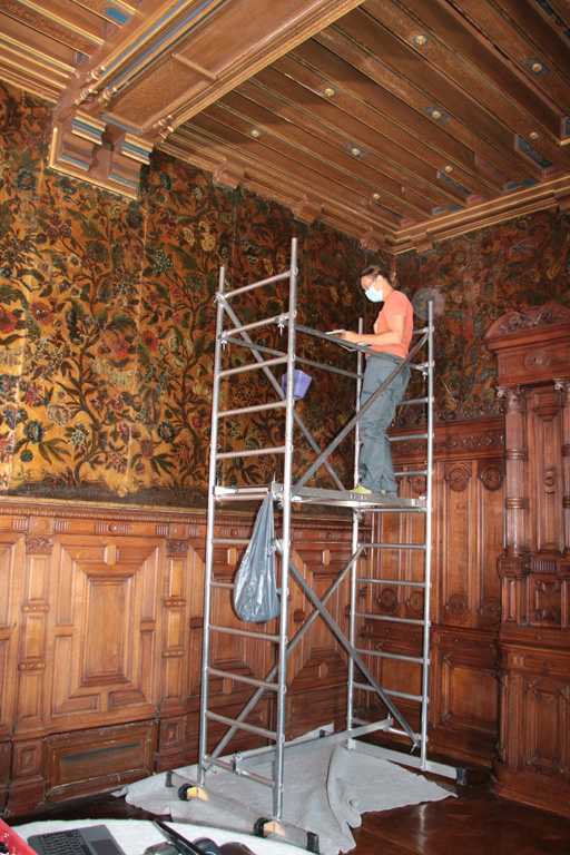 Calepinage d’un décor en cuir doré pour constat d’état (Château de Maintenon, salle à manger). © C.Bonnot-Diconne 2021